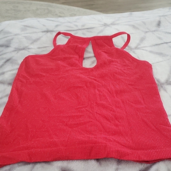 Tops - Red Sleeveless Crop Tank Top with Cut Out